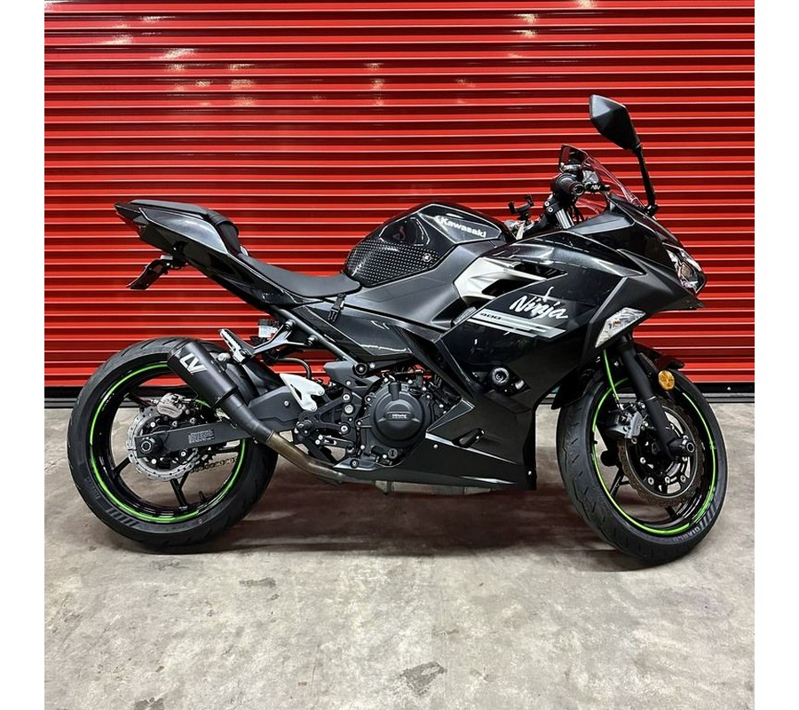 2021 Kawasaki Ninja® 400 ABS Pearl Nightshade Teal/Metallic Spark Black