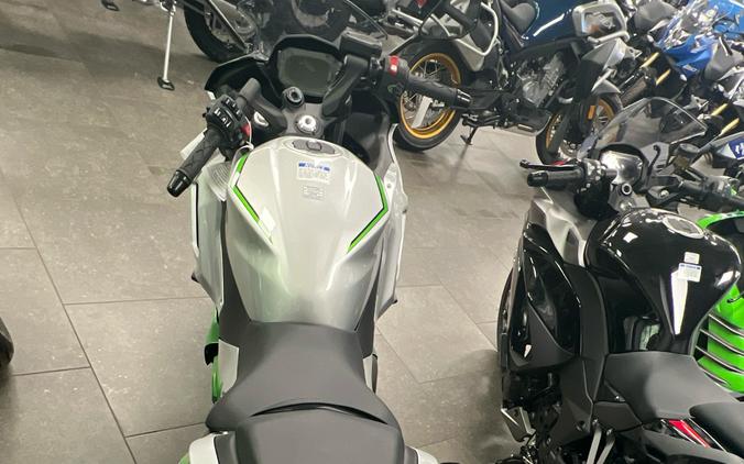 2024 Kawasaki Ninja 7 Hybrid ABS