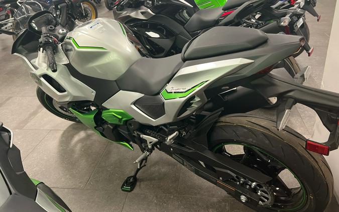 2024 Kawasaki Ninja 7 Hybrid ABS