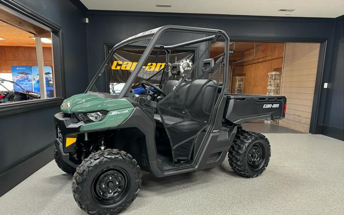 2025 Can-Am Defender HD7