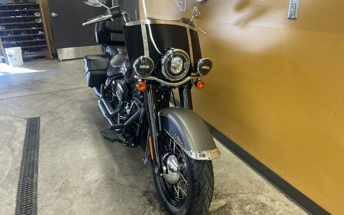 2018 Harley-Davidson FLHCS - Softail Heritage Classic 114