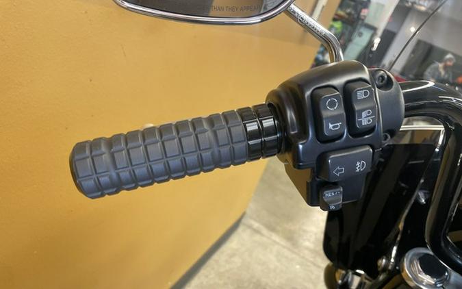 2018 Harley-Davidson FLHCS - Softail Heritage Classic 114