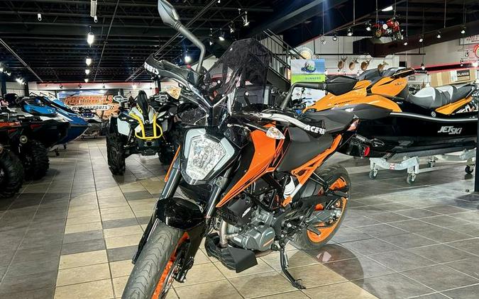 2022 KTM 200 Duke