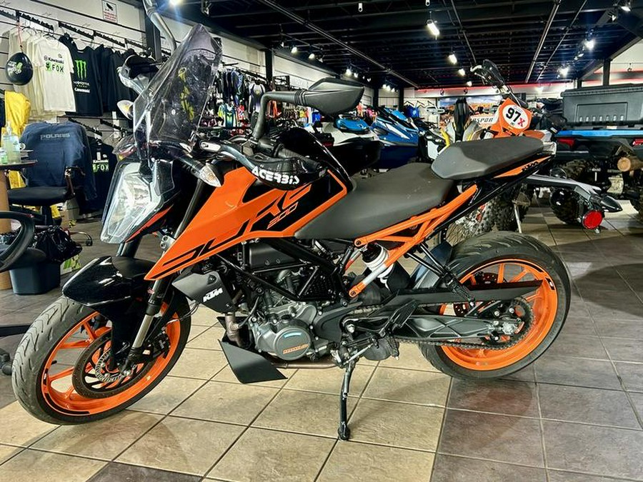 2022 KTM 200 Duke