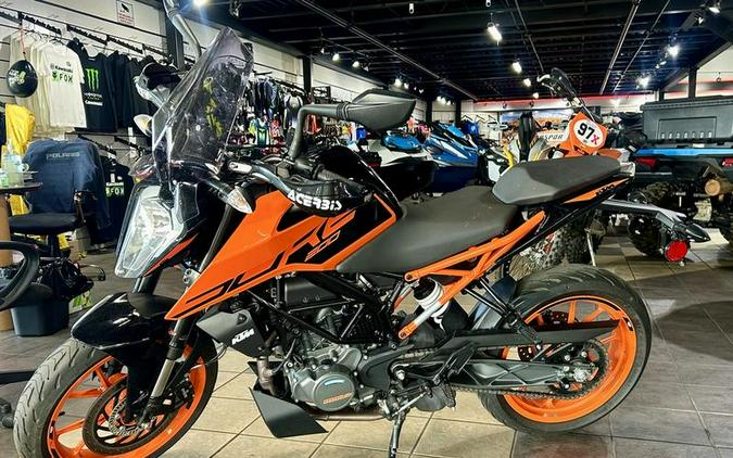 2021 KTM 200 Duke and 390 Duke First Look Preview