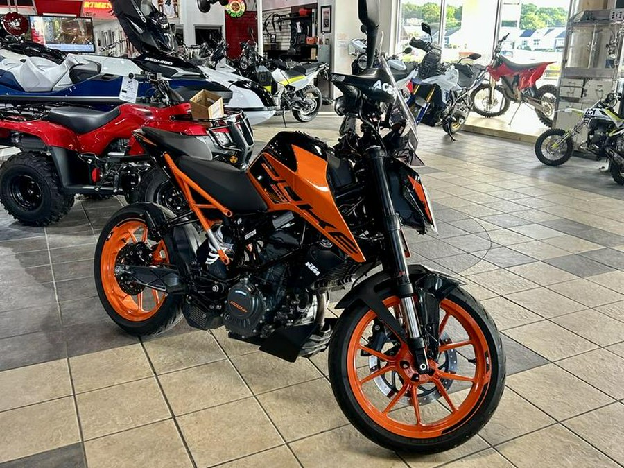 2022 KTM 200 Duke