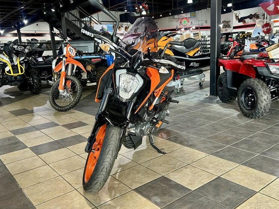 2022 KTM 200 Duke