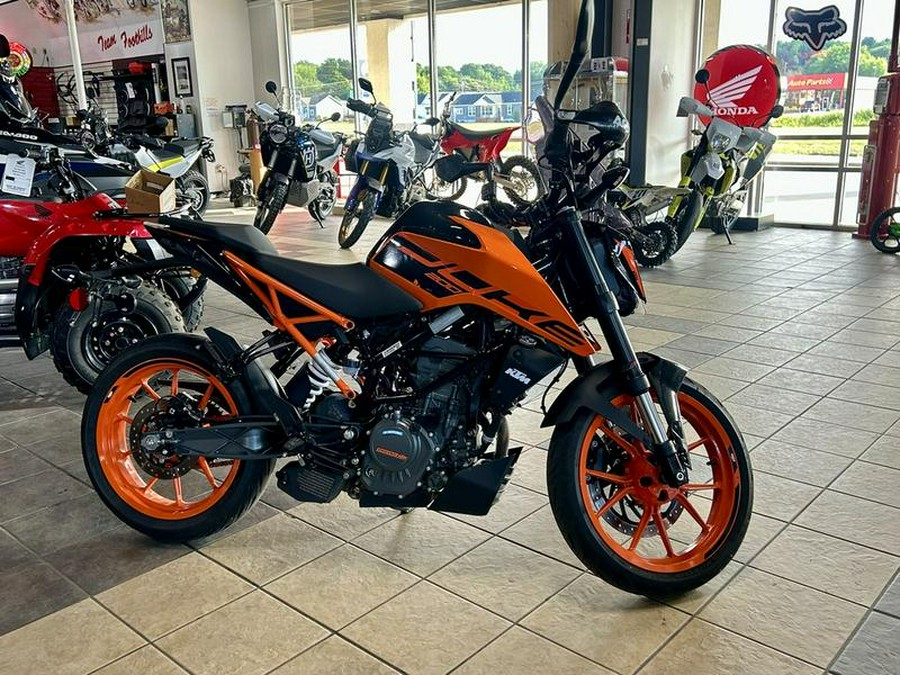 2022 KTM 200 Duke