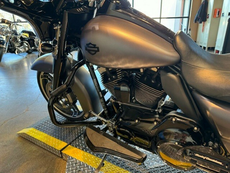 FLHXS 2016 Street Glide Special