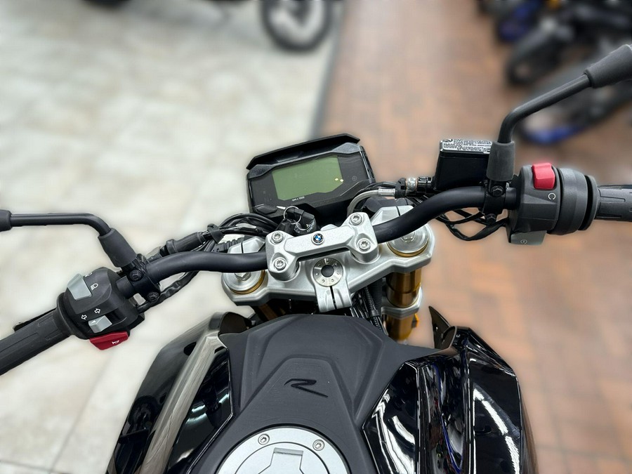 2025 BMW G 310 R