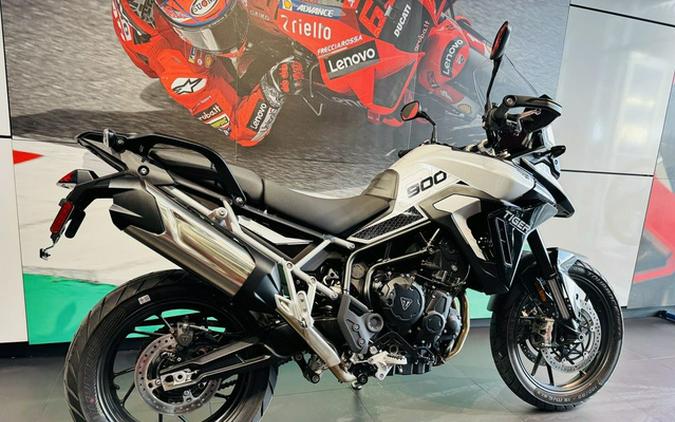 2024 Triumph Tiger 900 GT Snowdonia White Sapphire Black
