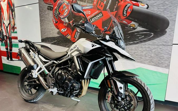 2024 Triumph Tiger 900 GT Snowdonia White Sapphire Black