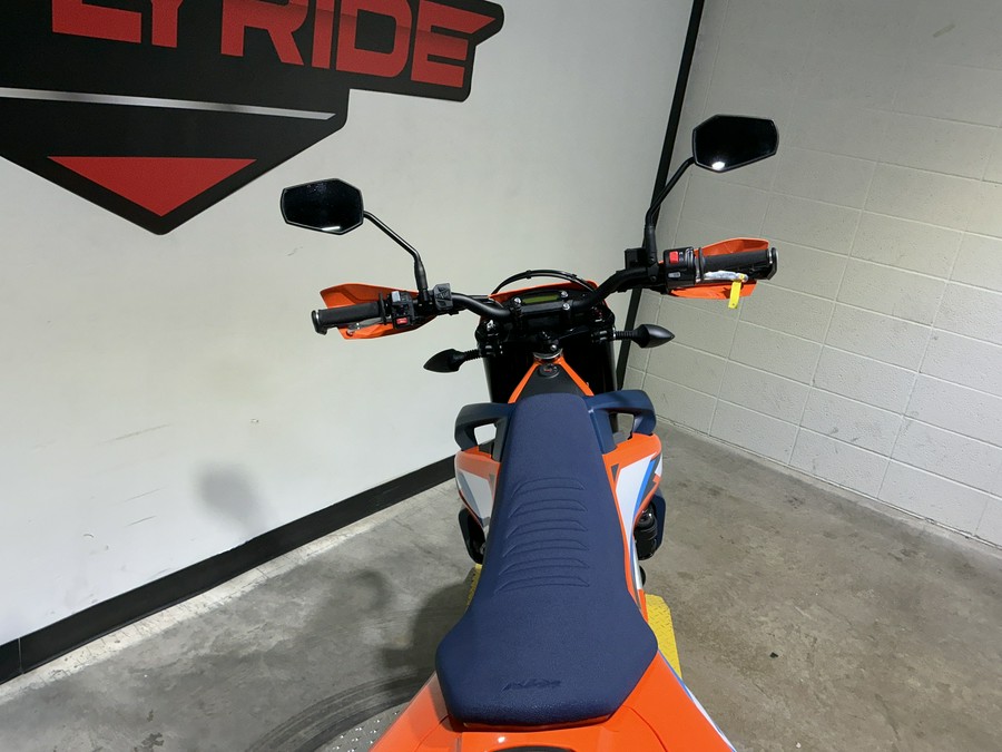 2023 KTM 690 SMC R