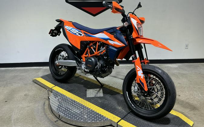 2023 KTM 690 SMC R