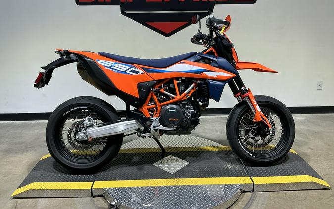 2023 KTM 690 SMC R