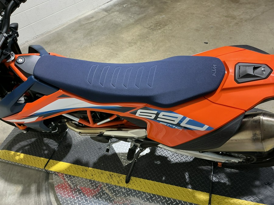 2023 KTM 690 SMC R