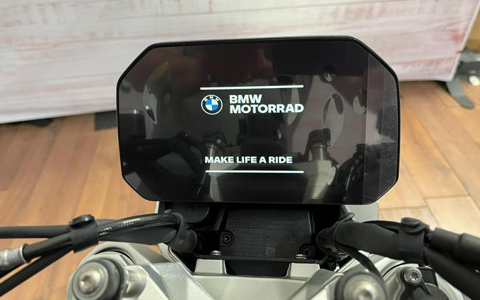 2026 BMW R 1300 R OPTION 719 PACKAGE