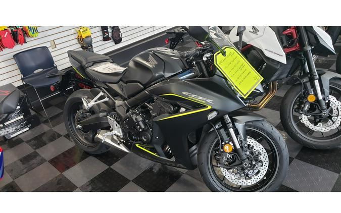 2026 CBR650R E-CLUTCH - Honda