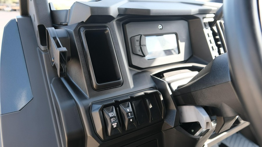 2026 CAN-AM DEFENDER MAX XT HD11 WITH 1025 INCH TOUCHSCREEN