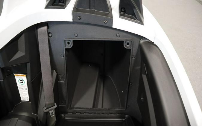 2023 Polaris Slingshot® Slingshot® S Manual