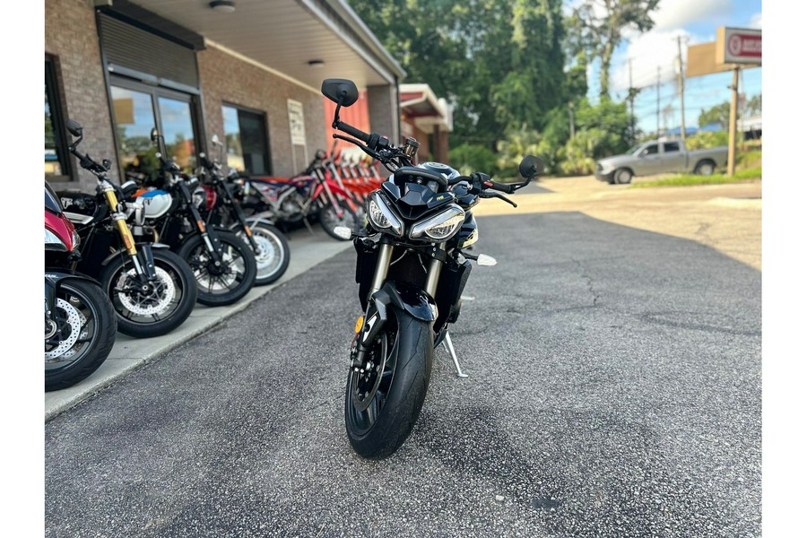 2025 Triumph Street Triple 765 RS