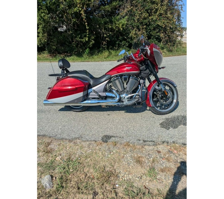 2015 Victory Magnum® Base