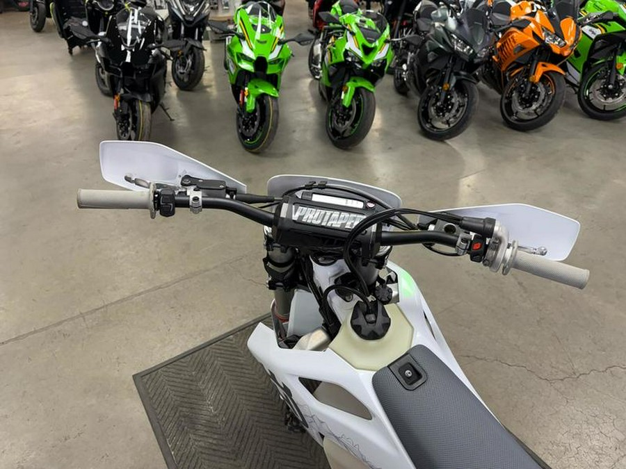 2025 Husqvarna® TE 300 Pro