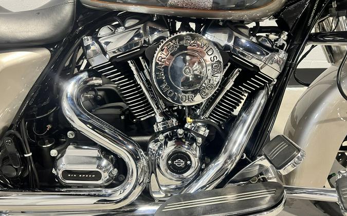 2018 Harley-Davidson® Street Glide® Silver Fortune FLHX