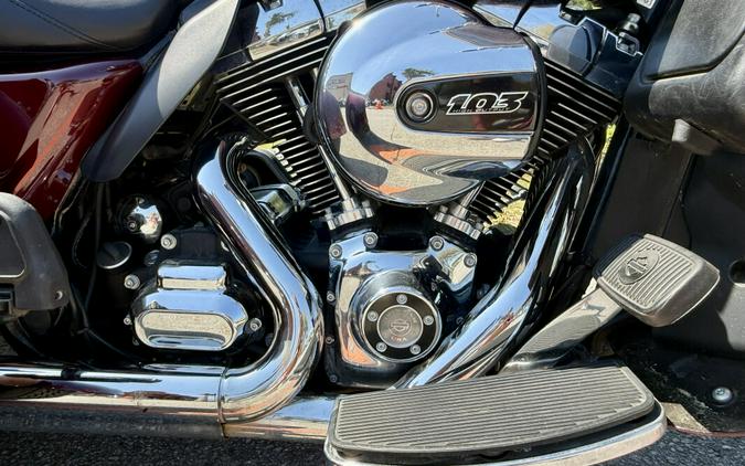 2015 Tri Glide® Ultra FLHTCUTG