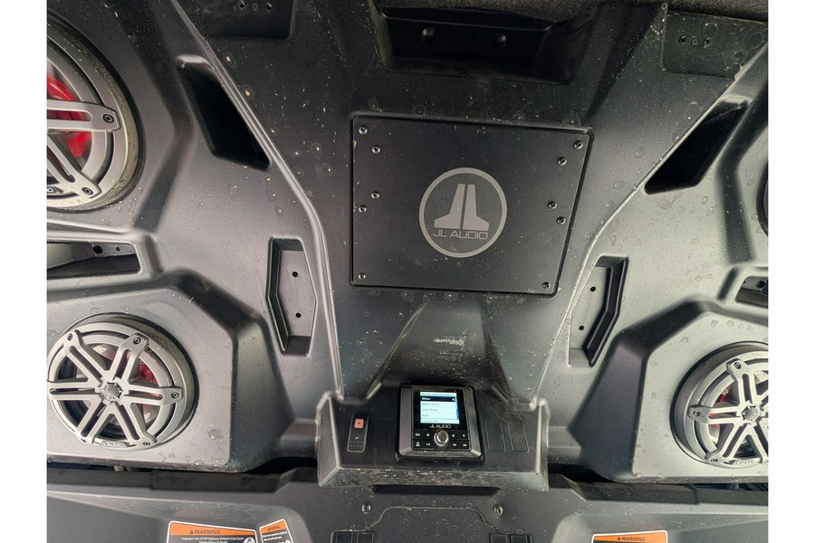 2024 DEFENDER MAX HD10 LONESTAR EDITION - Can-Am