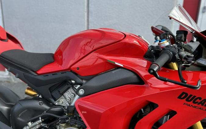 2022 Ducati Panigale V4 S Ducati Red