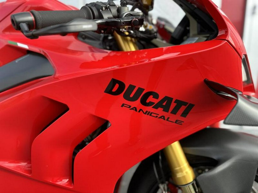 2022 Ducati Panigale V4 S Ducati Red