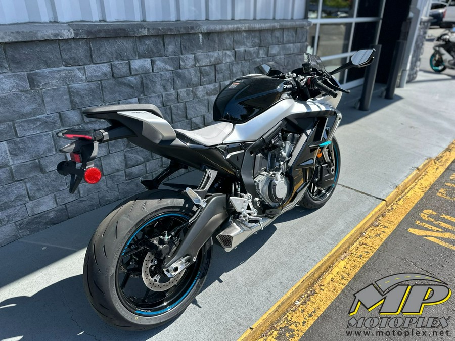 2025 CFMOTO 675SS