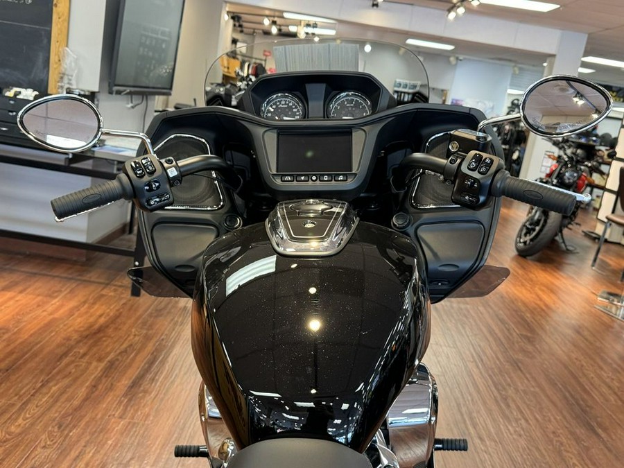 2025 Indian Motorcycle® Challenger® Black Metallic