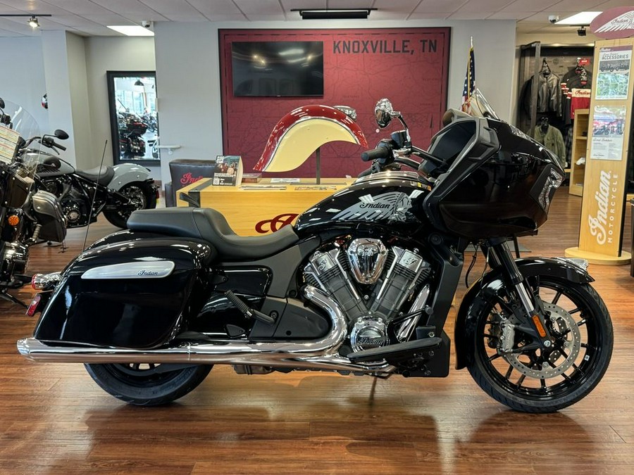 2025 Indian Motorcycle® Challenger® Black Metallic