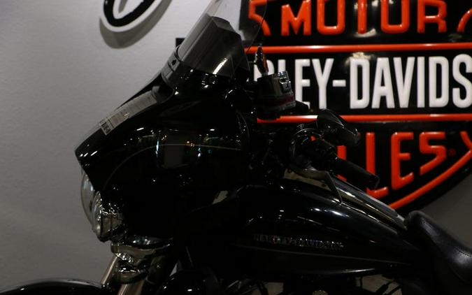 2015 Harley-Davidson® FLHTKL - Ultra Limited Low