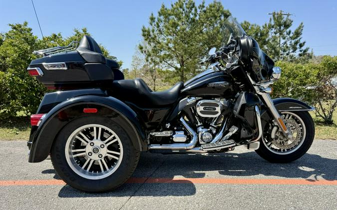 2016 Tri Glide® Ultra flhtcutg