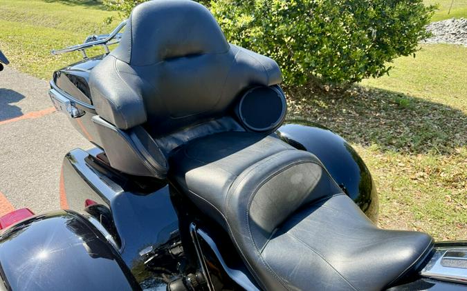 2016 Tri Glide® Ultra flhtcutg