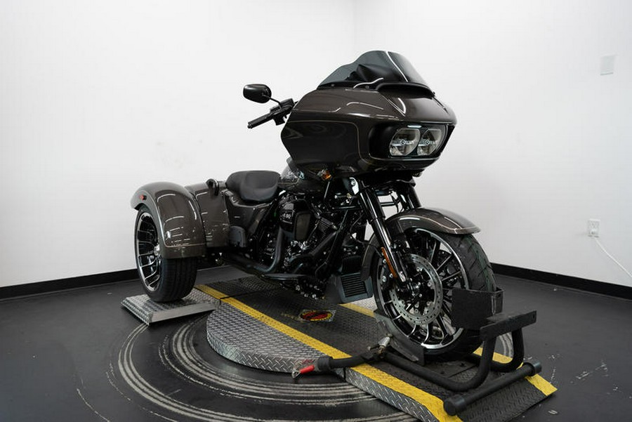 2023 Harley-Davidson® FLTRT - Road Glide® 3