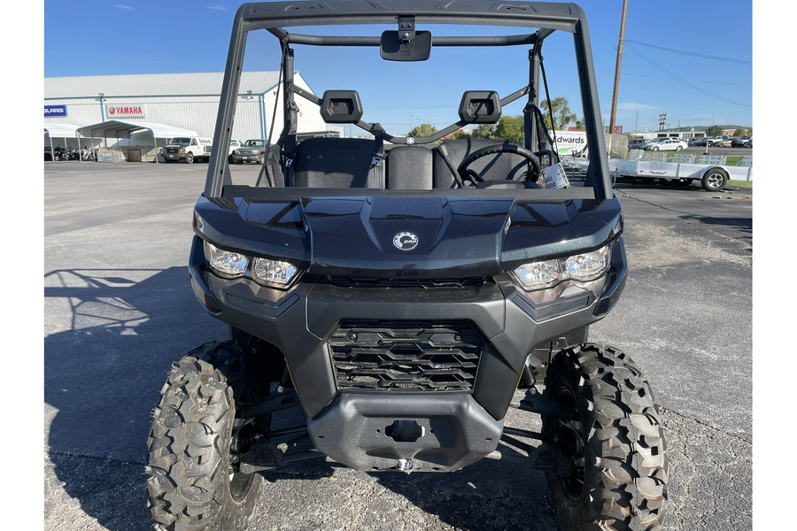 2023 Can-Am Defender DPS HD9