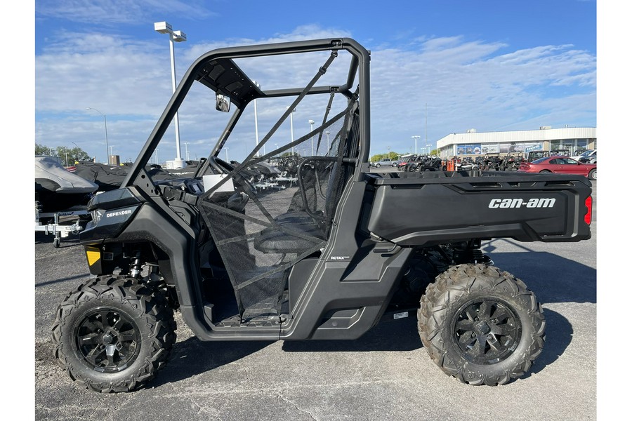 2023 Can-Am DEFENDER DPS HD9