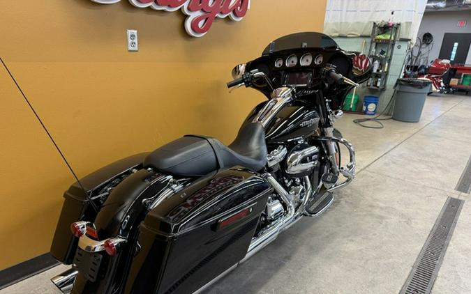 2017 Harley-Davidson Street Glide FLHXS - Special