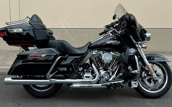 2015 Harley-Davidson® FLHTCUL - Electra Glide® Ultra Classic® Low