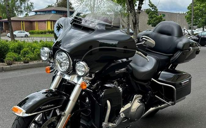 2015 Harley-Davidson® FLHTCUL - Electra Glide® Ultra Classic® Low