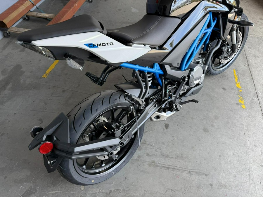 2025 CFMOTO 300NK