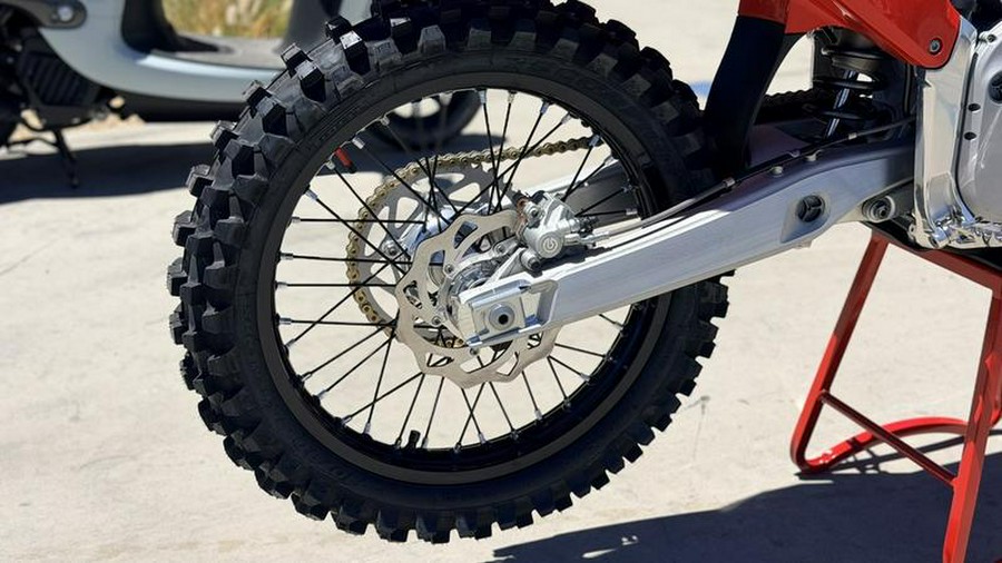 2026 Stark VARG EX 80 hp Medium 165-200lbs (Enduro)