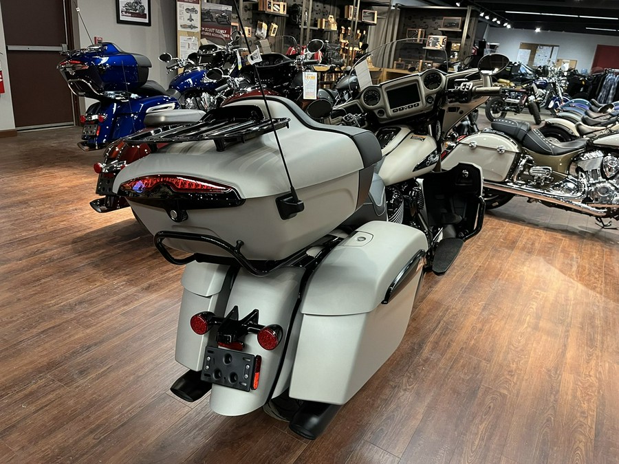 2023 Indian Motorcycle Roadmaster Dark Horse - Color Option