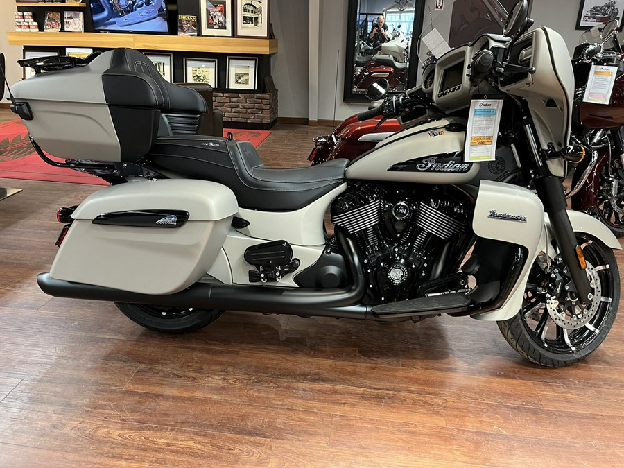 2023 Indian Motorcycle Roadmaster Dark Horse - Color Option