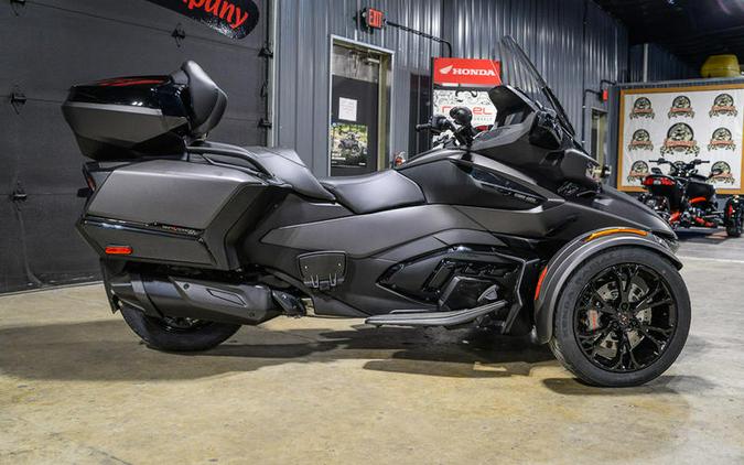 2024 Can-Am® Spyder RT Limited Dark Wheels