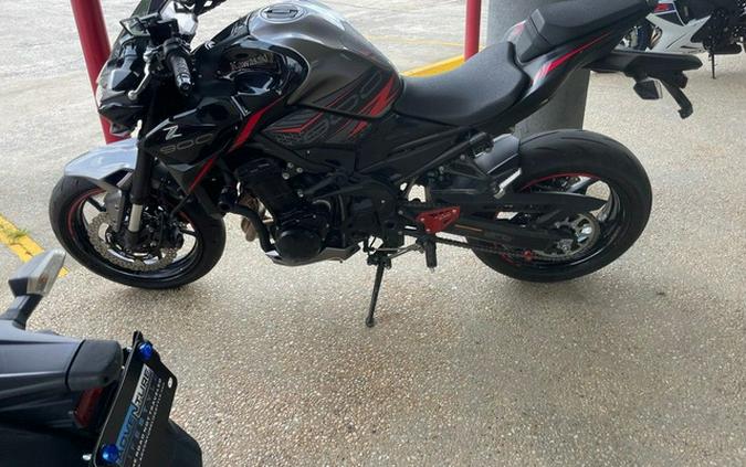 2023 Kawasaki Z900 ABS Metallic Black/Graphite Gray/Flat Black